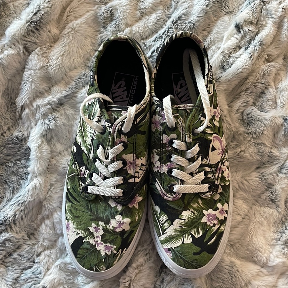 Tropical Print Vans Ultra Cush, size 8.5